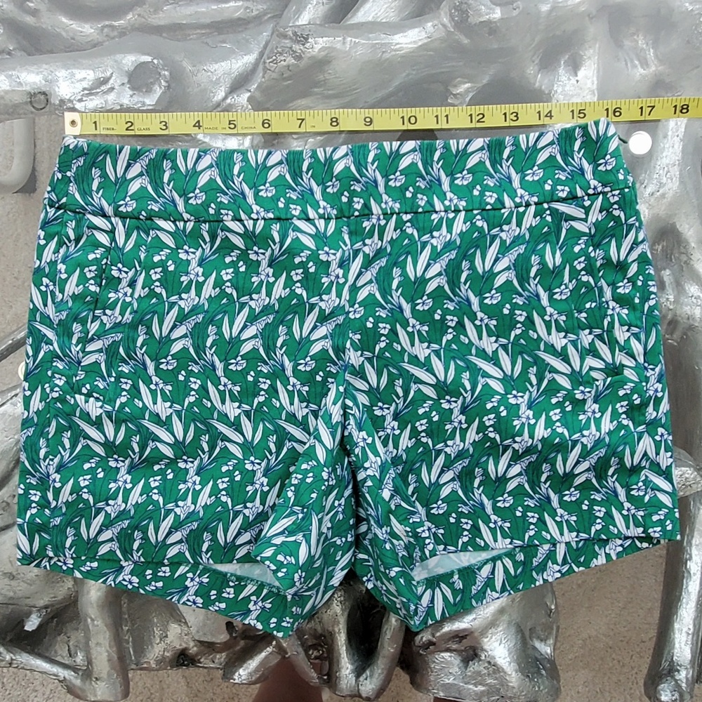 J Crew 5" Wildflowers Stretch Side Zip - Size 6